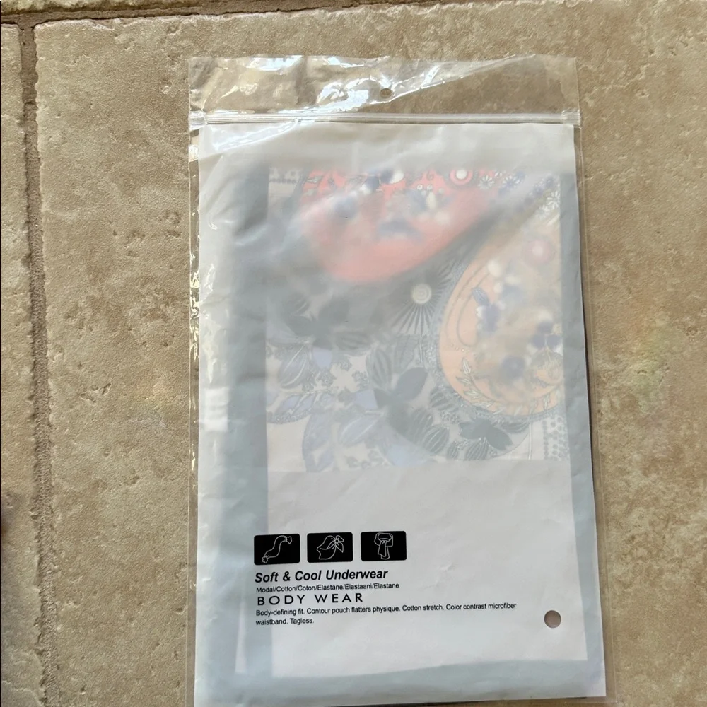 Colorful Patterned double sided silk scarf. Never worn, new - Picture 6 of 6